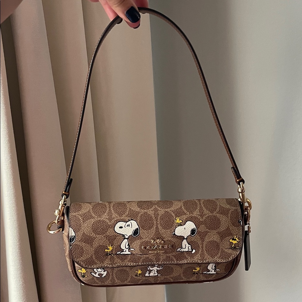Authentic Coach x Peanuts Snoopy Hailey flap Shoulder Bag